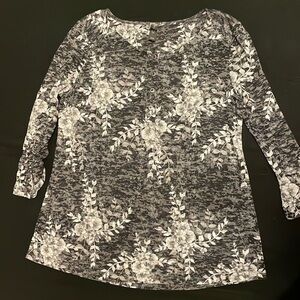 4/$20 | Denver Hayes Floral sheer Blouse with floral print and 3/4 sleeves